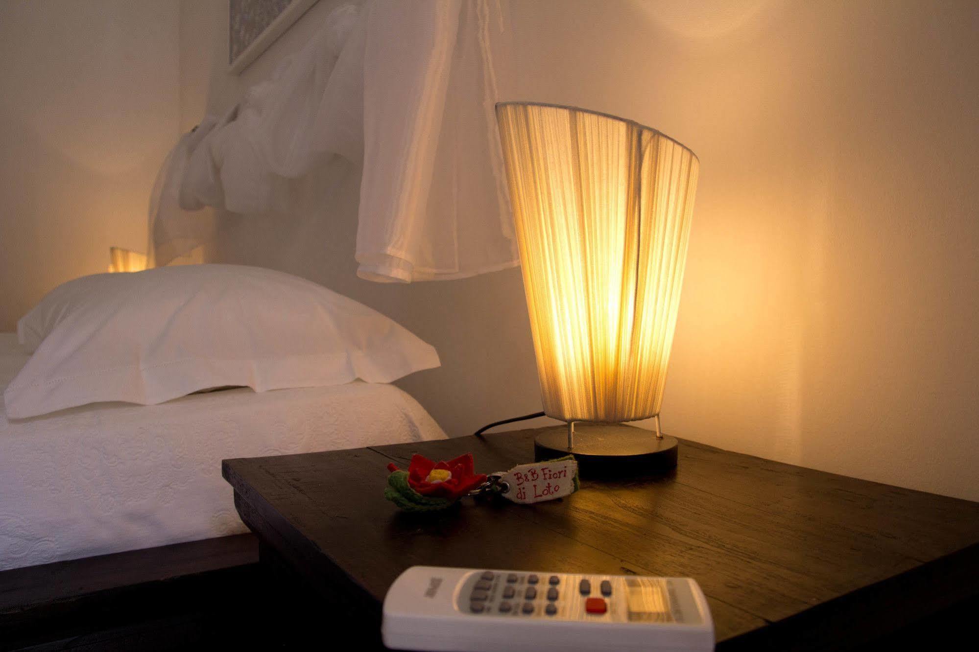 B&B Fiori Di Loto Corigliano d'Otranto Bagian luar foto